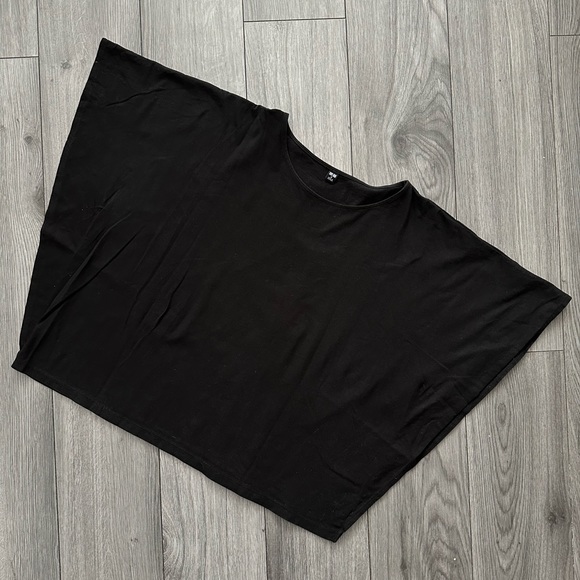 Uniqlo Black Cropped T-Shirt (US M) - Picture 1 of 2
